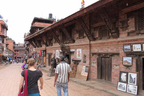 Auch die Wohnhaeuser haben hier den Pagodenstil (der angeblich schliesslich nach Peking exportiert wurde)