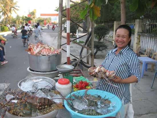 Beim Straßenverkauf der Meerestiere