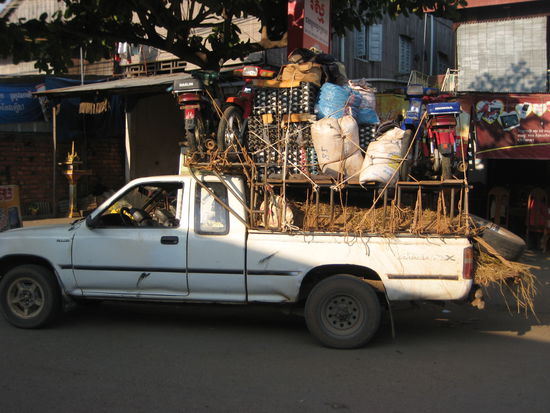 Ein vollbeladener Pick-up
