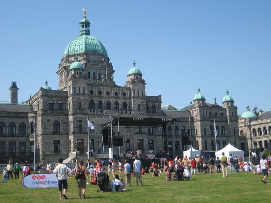 Das Parlament bei Tag und bei Nacht!