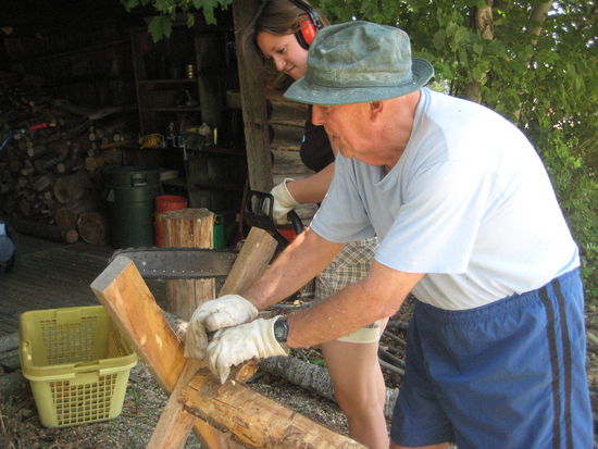 ... Holz zerkleinern...