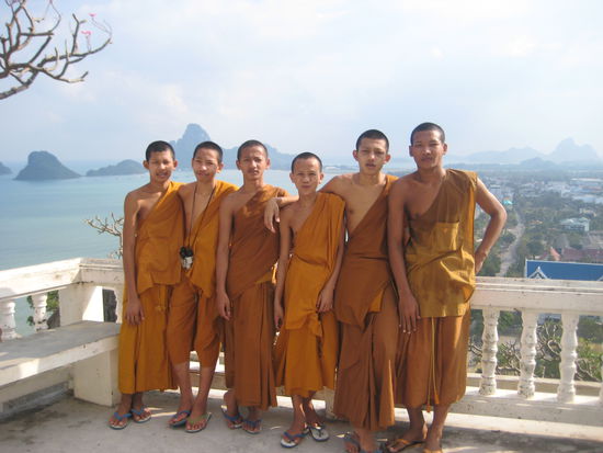 Die Mönche, die mich vor den aggressiven Affen schützten