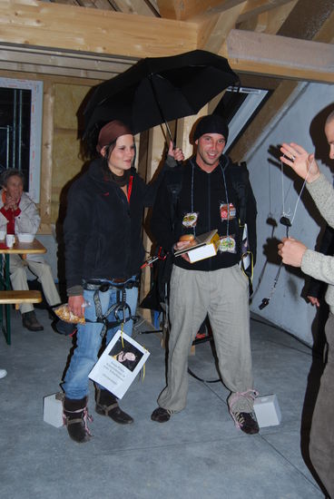 Das sind unsere Reisevorbereitungen..... Roman und Carmela haben uns richtig toll Überascht!  (HAMMER) &gt;&gt; die beiden werden in Südafrika zu uns stossen und wir werden gemeinsam 3 Wochen die afrikanischen Tiere wachrütteln...