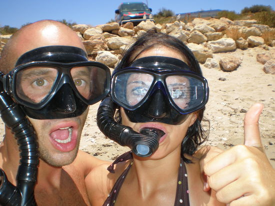 unsere stolze Schnochelausruestung.... los gehts....