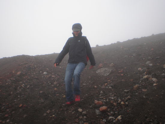 und rutschig, aber es hat wirklich spass gemacht den Krater runter rutschen