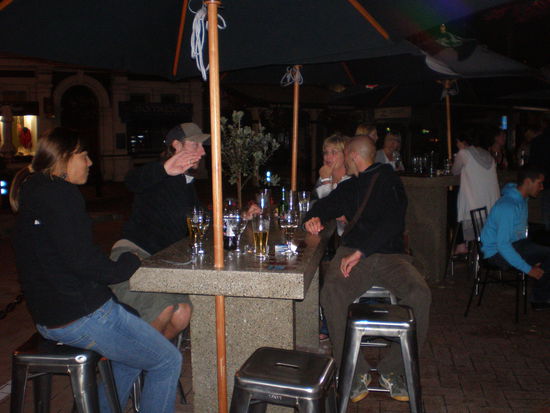 Ja diese Schweizer immer eine "RIESEN SCHNURRE"! und der Nagellackshot muss man probieren.....(aber die Preise variieren) ????