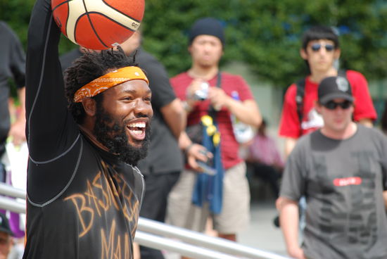 ...einer der unglaublich vielen Strassenkuenstlern!