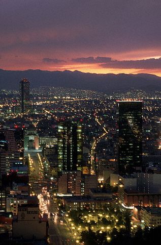 Mexico City bei Abend