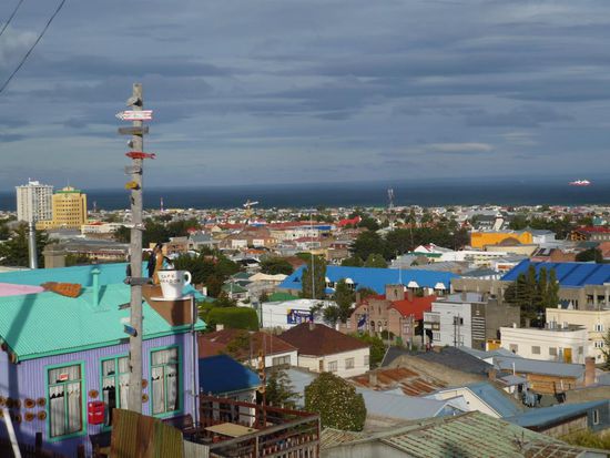 blick ueber die moeglicherweise suedlichste stadt der welt