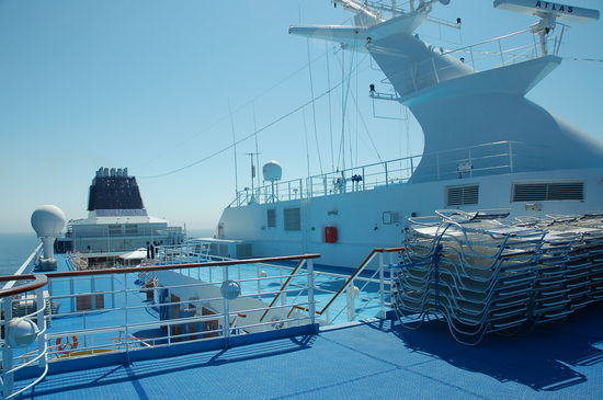 Blick übers Schiff vom Sun Deck aus