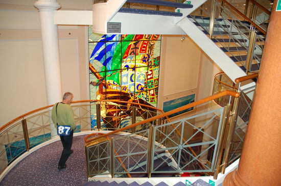 Treppe hinunter zum Seven Seas Restaurant