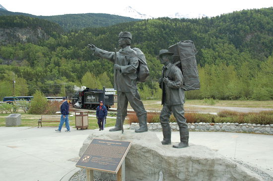 Dieses Denkmal ist den Goldgräbern gewidmet