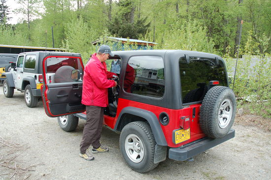 Jürg ist im Element - endlich wieder Autofahren!