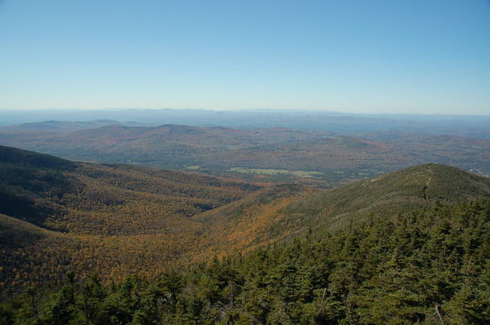 aber der Ausblick ist grandios - hier nordwärts Richtung Kanada
