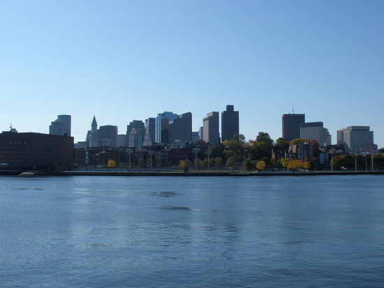 die Skyline von Boston vom Chalestown Navy Yard aus
