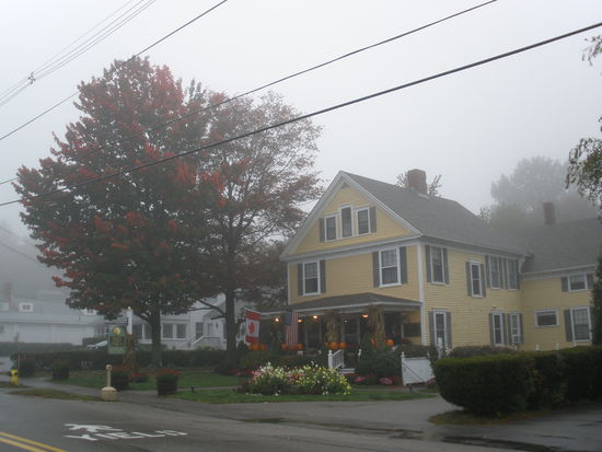 Das Städtchen versprüht trotz Regen seinen Charme