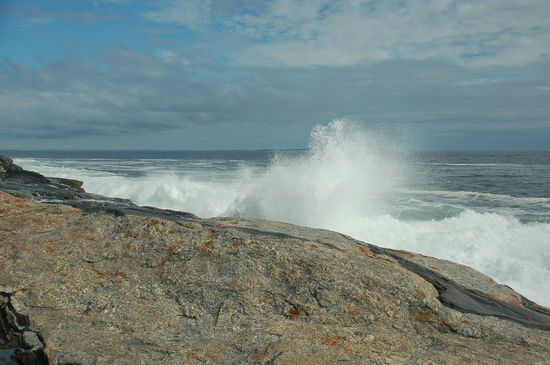 das Meer ist immer noch ziemlich aufgewühlt
