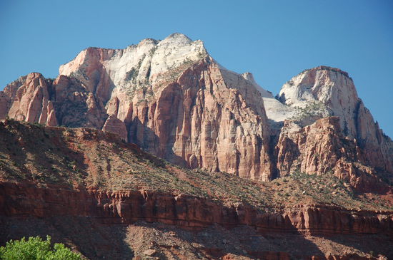 Springdale liegt wunderbar eingebettet zwischen den Bergen des Zion