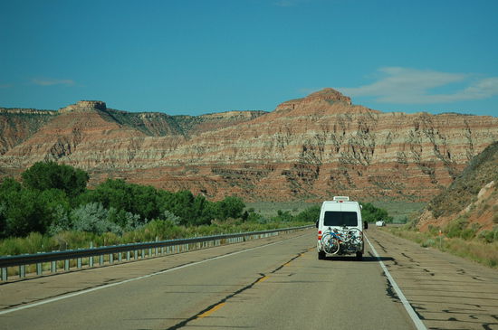 Die Fahrt führt uns aus dem malerischen Zion hinaus