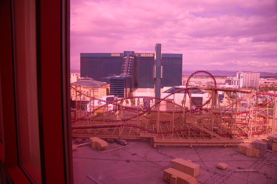 Rundumblick aus unserem rotem Zimmerfenster