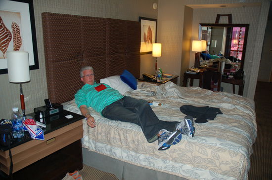 Sollen wir über das Bett und den TV nun glücklich sein oder nicht?