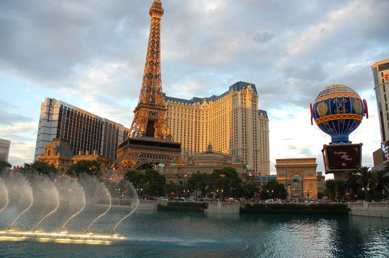 Das Casino Paris in der Abendsonne