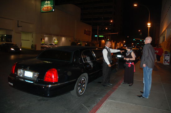 Charmant werden wir zurück zu unserem Hotel geführt