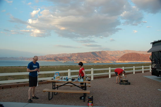 Gemeinsam wird heute abend grilliert