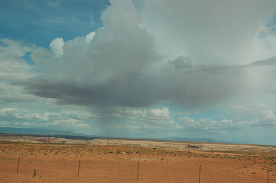 Wie Geisterschiffe wirken die Gewitterwolken