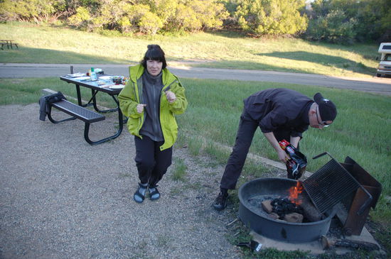 An die Arbeit Männer: wir Frauen haben Lust auf was Grilliertes!