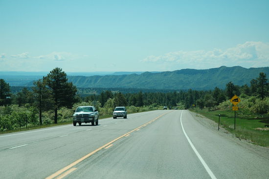 Rasant geht's über den Pass hinunter nach Durango