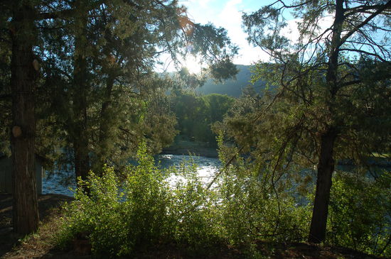 Der Animas River glitzert in der aufgehenden Sonne