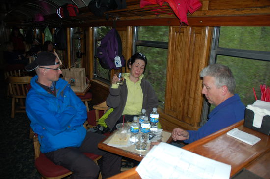 Nicht mehr ganz so bequem wie auf der Hinfahrt... dafür mit Alkohol...
