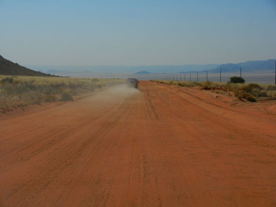 für eine lange Zeit werden die Strassen unbefestigt sein