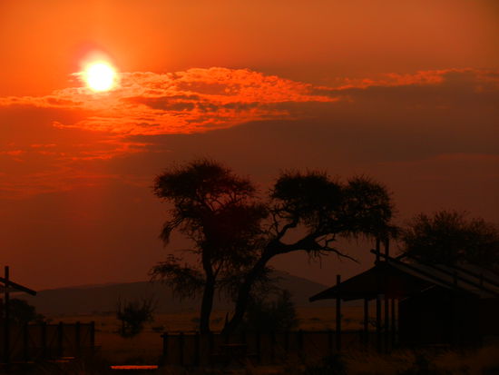 währenddessen geniessen wir Frauen den Sonnenuntergang