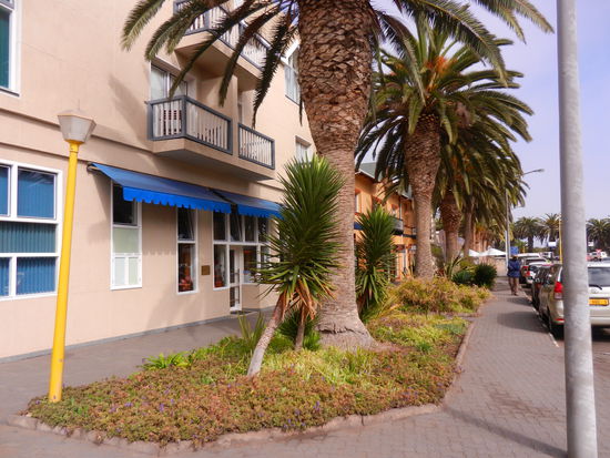 es geht ins Städtchen, wo wir uns in einem Café aufwärmen