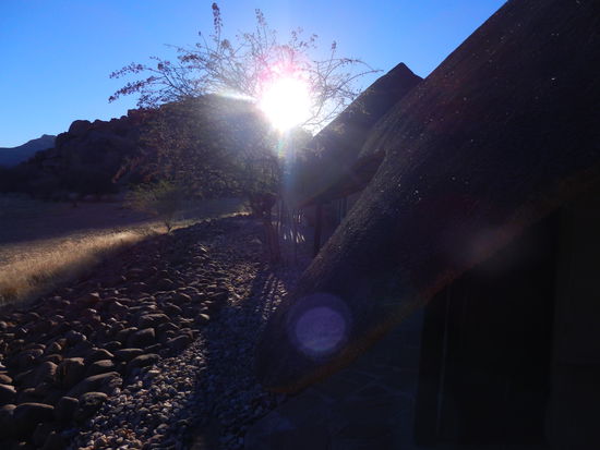 Sonnenaufgang in der Ai Aiba Lodge