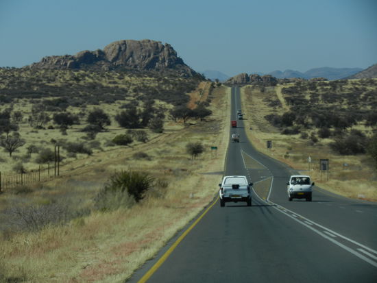 wir verlassen südwärts Windhoek