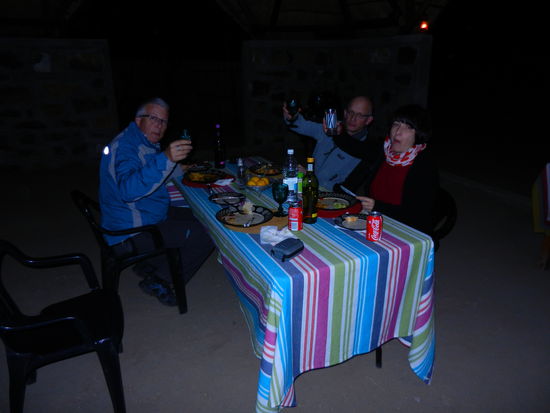 das ganze Camp gehört uns und wir geniessen den Abend