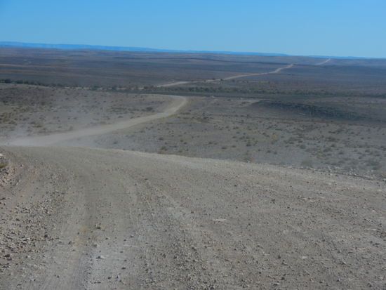 die Strasse an den Fish River Canyon
