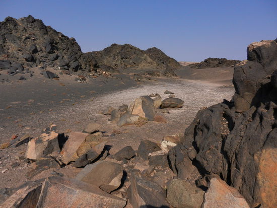 interessante Felsformationen mitten in der Mondlandschaft