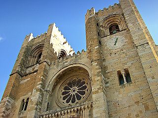 Gewaltig! Das Portal der Kathedrale von Porto.