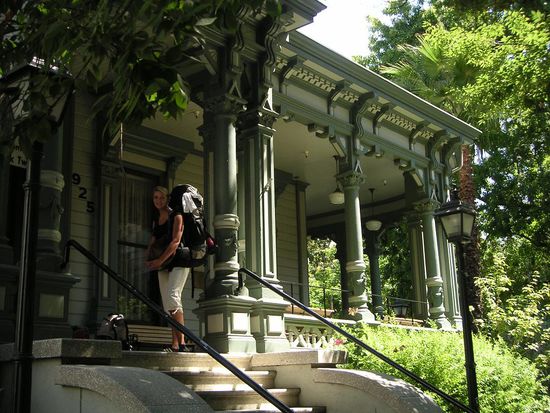 Vor der alten Mansion