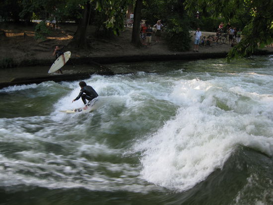 Surfer am Eisbach