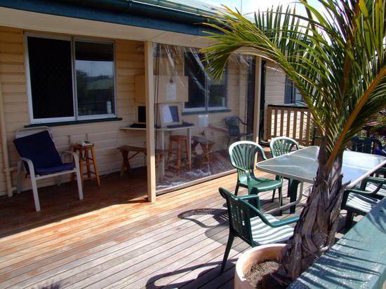 Die Terrasse mit Internet und Telefon