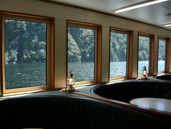 Esszimmer an Bord, sehr gemütlich