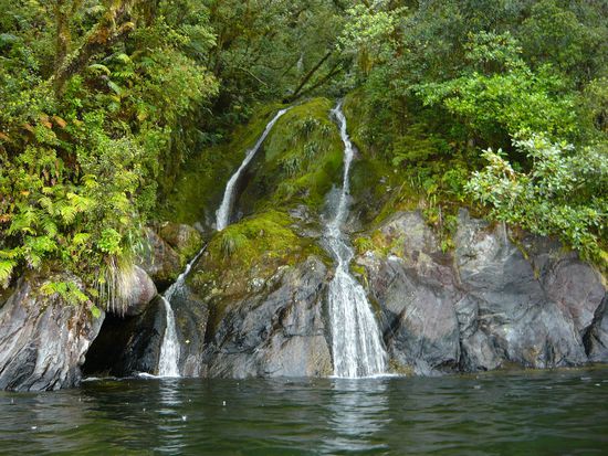 einer der vielen kleinen Wasserfälle