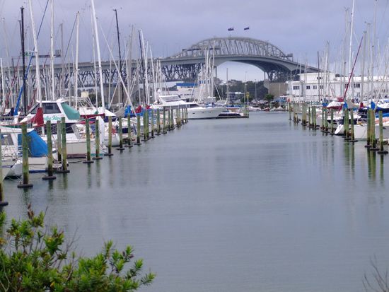 Blick auf die Harbour Bridge,
von "Westhaven Marina"