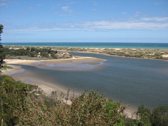 Der "Snowy River" trifft bei Marlo (knapp vor Orbost) aufs Meer