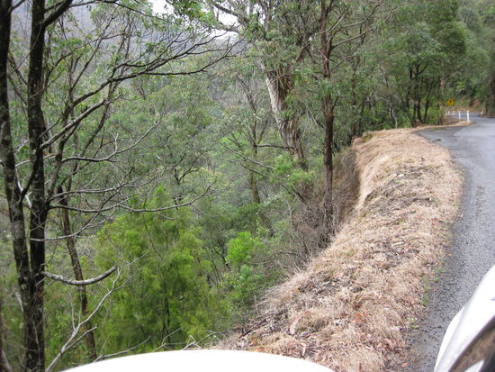 mutige Strasse durch die Berge...